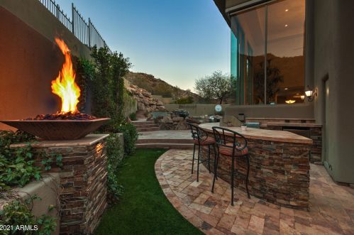 13841 Cyn Dr, Phoenix AZ 85016-2403 exterior