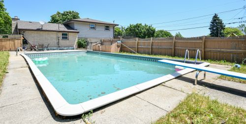 6037 22 St, Milwaukee WI 53233-1914 exterior