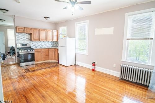 79 Fern Ave, Irvington NJ 07111-3104 exterior