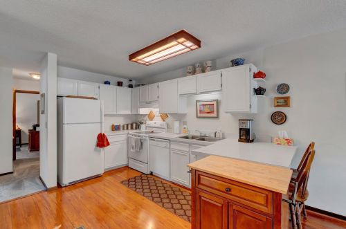 3689 Granada Cir, Saint Paul, MN 55128-3024