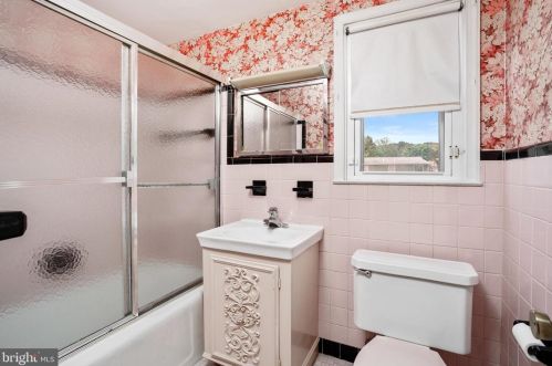 673 Independence Ave, Trenton NJ 08610-4201 exterior