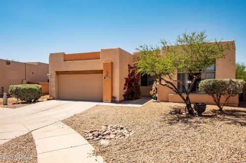 7972 Hawk Eagle Ct, Tucson AZ  85757-1643 exterior