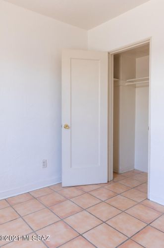 1710 Grant Rd, Tucson AZ 85712-2237 exterior