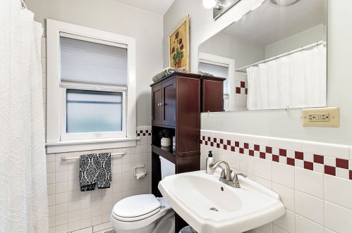 2147 Shakespeare Ave, Chicago IL 60647-3217 exterior