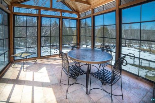 1901 Rice Lake Rd, Duluth MN 55811-4812 exterior