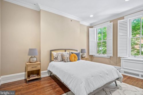 2108 Delancey St, Philadelphia PA 19103-6511 exterior