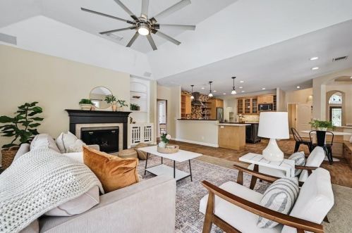 10204 Eclipse Ln, Austin TX 78739-1707 exterior