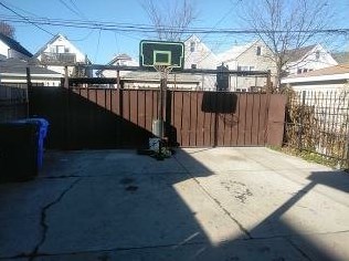 5218 Campbell Ave, Chicago, IL 60625-2402