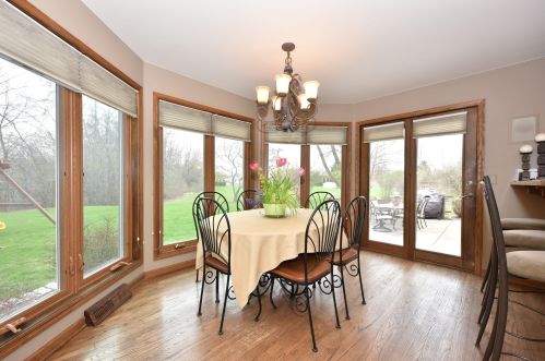 6945 Tesch Ave, Milwaukee WI 53220-2417 exterior