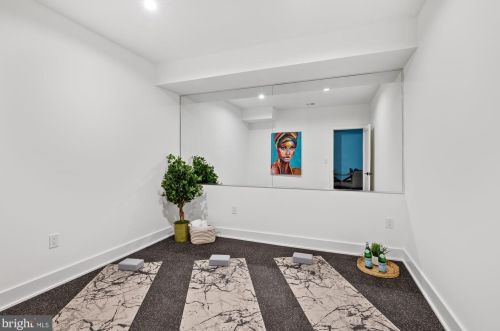 5805 Beech Ave, Bethesda MD  20817-3407 exterior