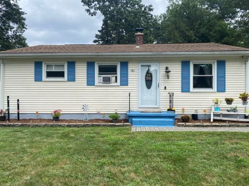 181 Newhouse St, Springfield, MA 01118-2511