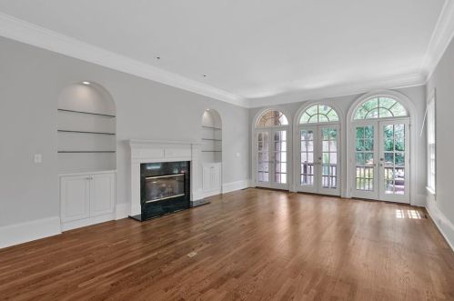 5 Conifer Cir, Atlanta GA 30342-4303 exterior