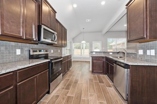 3034 Fitzgerald Dr, Montgomery TX 77356-8950 exterior