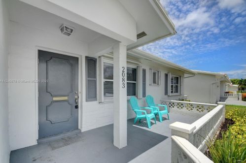 2083 13 Ter, Boynton Beach FL 33426-5837 exterior