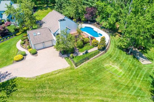 102 King St, Edison NJ 08820-1023 exterior