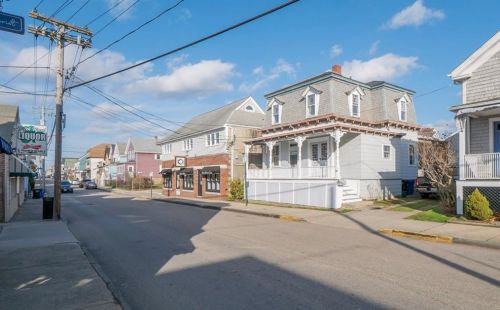 700 Thames St, Middletown, RI 02840-6735