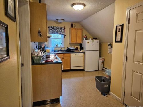 99 School St, Killingly CT 06239-3022 exterior