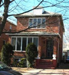 1772 29th St, Brooklyn, NY 11229-2517