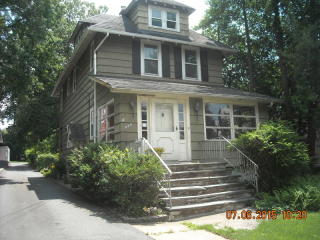 435 Edgewood Pl, Rutherford, NJ 07070-2606