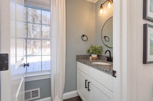 123 Carter Hill Rd, Concord NH  03303-4137 exterior