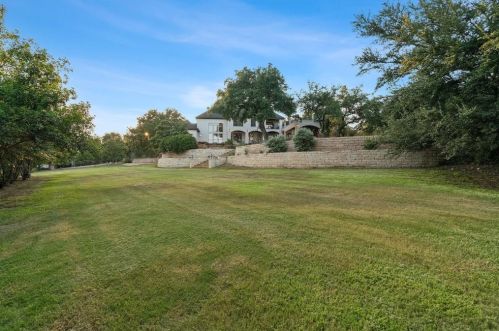 2209 Deleon Ct, Austin TX 78733-1629 exterior