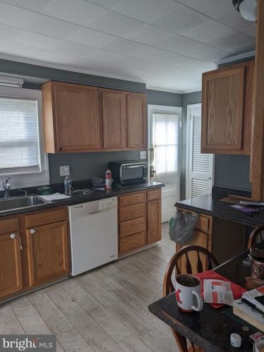 31 Scarlet Ave, Chester PA 19014-2905 exterior