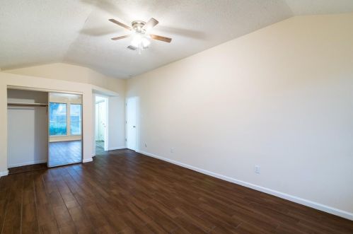 5118 Vlg Spg Dr, Humble TX exterior