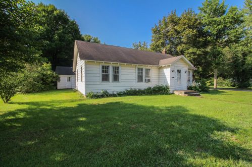 514 Broadway St, Three Rivers, MI 49093-1830