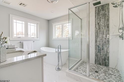 20 Linda Ln, Clark NJ  07066-2631 exterior