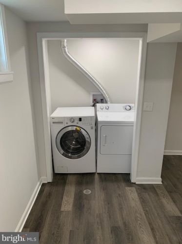 9407 Colesville Rd, Silver Spring MD 20901-4819 exterior