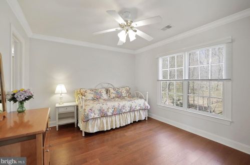 7001 Highland Mdw Ct, Alexandria VA 22315-3963 exterior