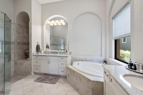 6376 Costa Cir, Naples FL 34113-1702 exterior