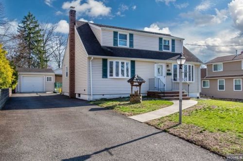 494 Elizabeth St, N Milford, NJ 07646-1017