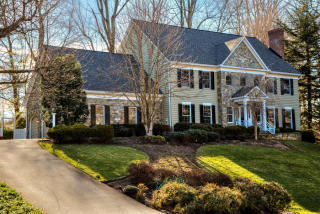 8003 Greenwich Woods Dr, Mc Lean, VA 22102-1332