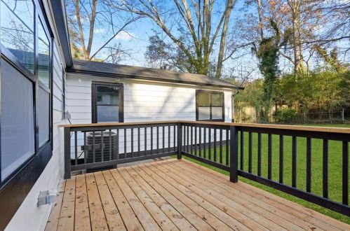 1099 Briar Vista Ter, Atlanta GA 30324-4604 exterior