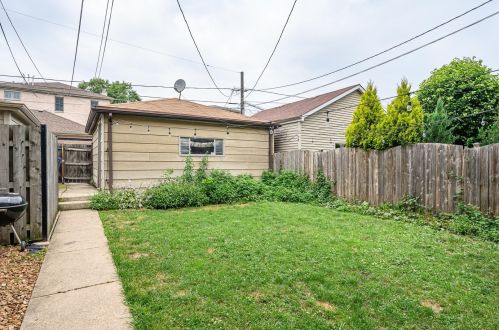 3220 Un Ave, Chicago IL 60616-4776 exterior