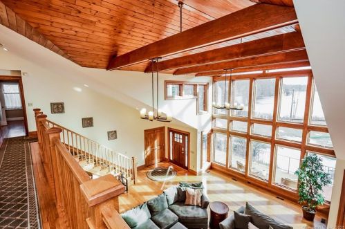 303 Mamanasco Rd, Ridgefield CT 06877-2425 exterior