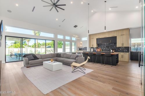 3118 42nd St, Phoenix AZ  85018-6418 exterior