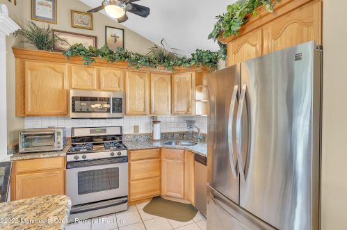 17 Dogwood Dr, Jackson Twp NJ 08527-1342 exterior