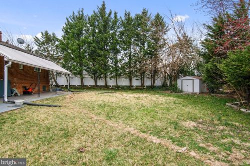 6662 Kings Hwy, Alexandria VA 22306-1506 exterior