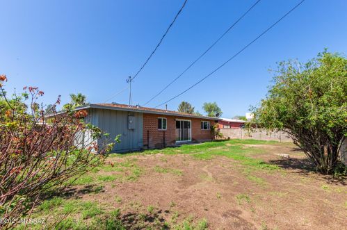 7017 Calle Orion, Tucson AZ  85710-5451 exterior