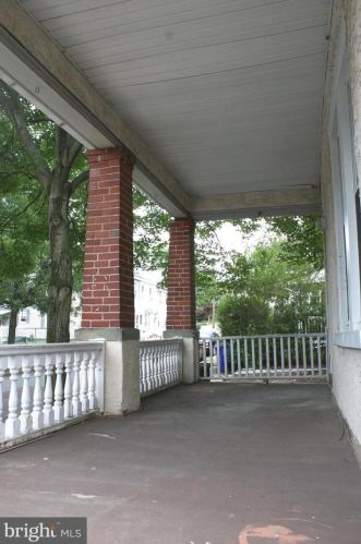 410 Jefferson Ave, Pottstown, PA 19464-4702