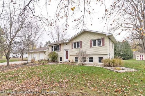 13311 Blackwood Dr, Dewitt MI 48820-8103 exterior