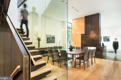 8725 Brk Rd, Mc Lean VA 22102-1507 exterior