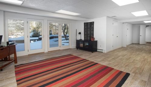 97 Holmes Rd, Ridgefield CT  06877-4303 exterior