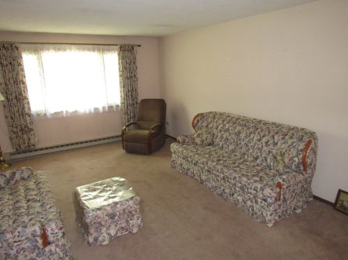 825 Horseshoe Dr, Joliet IL 60435-5948 exterior