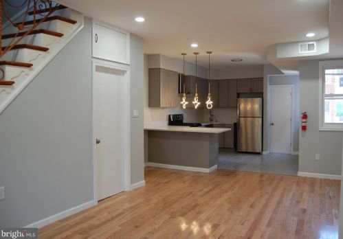 5937 Leithgow St, Philadelphia PA 19123-2127 exterior