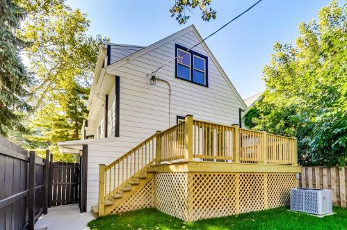 3800 Eddy St, Chicago IL  60618-5014 exterior