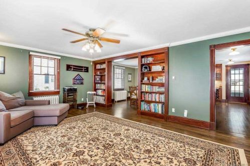 33 Ketewamoke Ave, Babylon NY 11702-1906 exterior