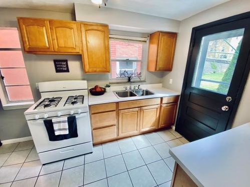 3006 Brentwood Ave, Pittsburgh PA  15227-2817 exterior